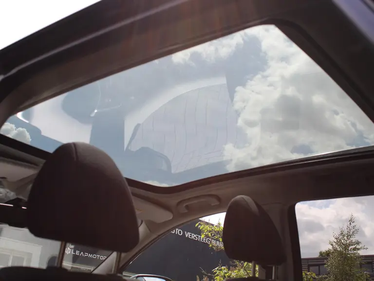 Nissan QASHQAI N-Connecta 1.2 115PK X-Tronic CVT Automaat Navigatie, Rondomzicht Camera, DAB, Panoramadak, Parkeersensoren Voor & Achter afbeelding 13