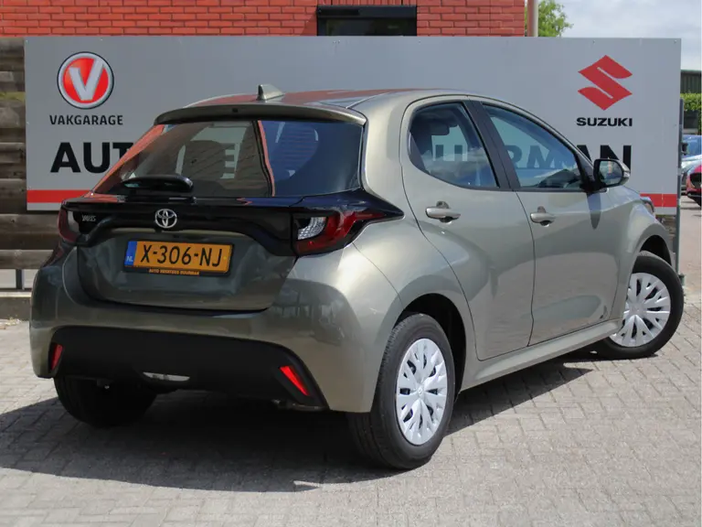 Toyota Yaris 1.5 VVT-i Active Adaptieve Cruise Control, Carplay/Android Auto, Achteruitrijcamera, Airco afbeelding 2