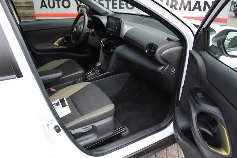 Toyota Yaris Cross 1.5 Hybrid Explore , Automaat, Applecarplay/Androidauto, Parkeersensoren voor en achter afbeelding 13