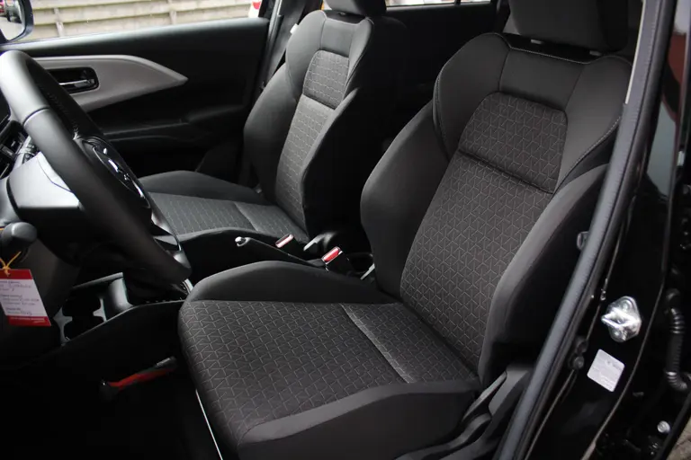 Suzuki Swift 1.2 Select Smart Hybrid Navigatie, Cruise Control Adaptief, Stoelverwarming, Apple Carplay/Android Auto Draadloos afbeelding 5