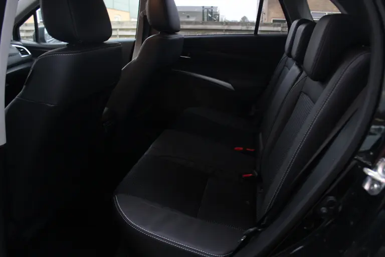 Suzuki S-Cross 1.5 Hybrid Style Adaptieve Cruise Control, Navigatie, Parkeersensoren Voor en Achter, Dodehoek Detectie afbeelding 15