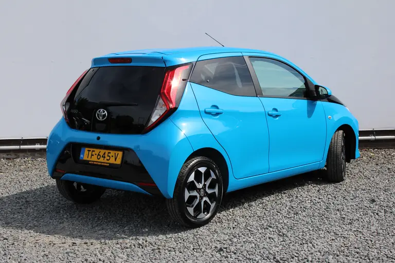 Toyota Aygo 1.0 VVT-i x-first, Camera, Applecarplay/Androidauto, LM-Velgen en Dealer ondehouden! afbeelding 3