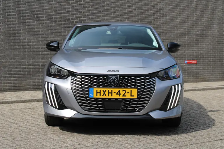Peugeot 208 Hybrid 100 e-DCS6 Allure Automaat, Navigatie, Applecarpl./Andr. Auto, Keyless entry/Start afbeelding 6