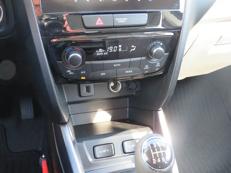 Suzuki Vitara 1.4 Boosterjet Style Smart Hybrid, Trekhaak, ORG NL met 18 inch! Treeplanken, Draadloos Carplay, ZEER COMPLEET! afbeelding 20