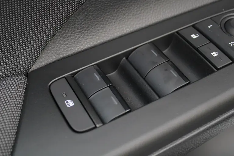 Toyota C-HR 1.8 Hybrid 140 First Edition Automaat 360° Camera, Elektrische Achterklep, Draadloze Carplay\Android Auto, Keyless Go afbeelding 43