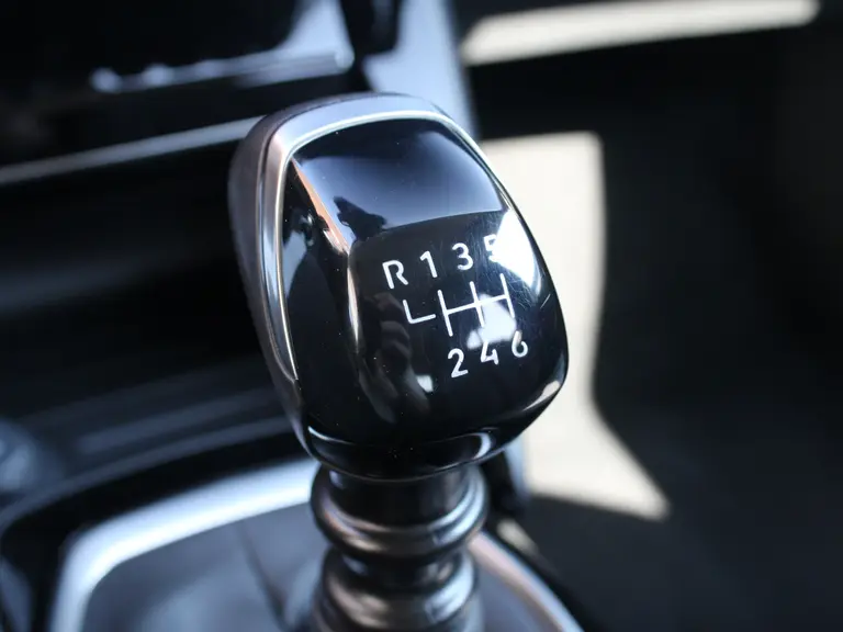 Peugeot 208 1.2 PureTech 100 Allure Navigatie, Stoelverwarming, Camera achter, Parkeerhulp voor & Achter, Lichtmetalen velgen afbeelding 19