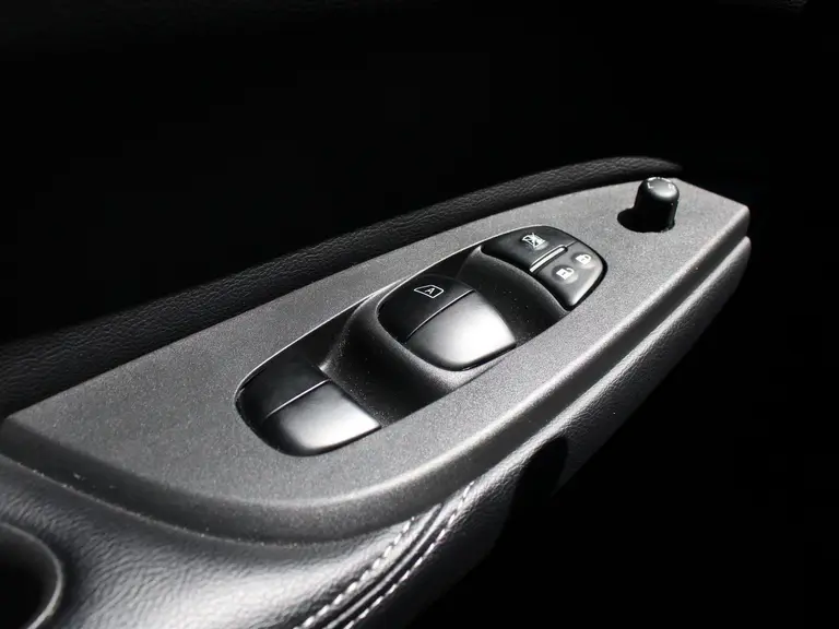 Nissan Pulsar 1.2 DIG-T Connect Edition Navigatie, Achteruitrijcamera, Trekhaak Afneembaar, Keyless Entry & Start afbeelding 15