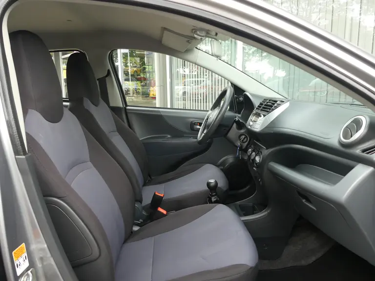 Suzuki Alto 1.0 Comfort EASSS Airconditioning, Stootlijsten, Centrale deurvergrendeling afbeelding 10