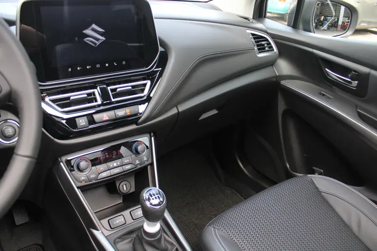 Suzuki S-Cross 1.4 Boosterjet Style Smart Hybrid 6 Jaar Garantie! Elektrisch Panoramadak, 360° Camera, Navigatie, Parkeersensoren Voor en Achter, All-Season Banden afbeelding 15