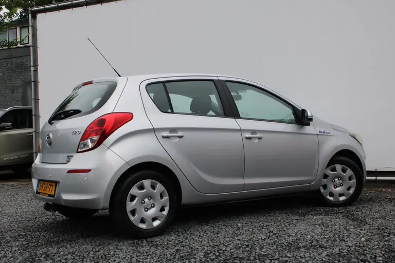 Hyundai i20 1.2i i-Motion 5-Deurs Afneembare Trekhaak, Airco, Parkeersensoren Achter, Radio/CD Speler afbeelding 7