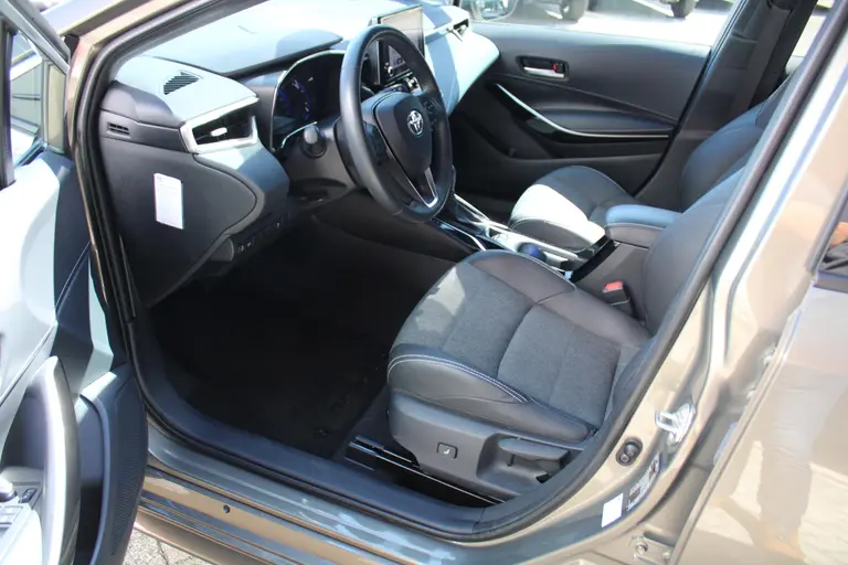 Toyota Corolla Touring Sports 1.8 Hybrid Dynamic Automaat, Trekhaak, All-Seasonbanden en 1e Eigenaar! afbeelding 10