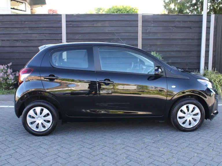 Peugeot 108 Active 1.0 e-VTi 72PK 5DRS Airco, Bluetooth, DAB, Elektrische Ramen, Centrale Deurvergrendeling, Led Dagrijverlichting afbeelding 6
