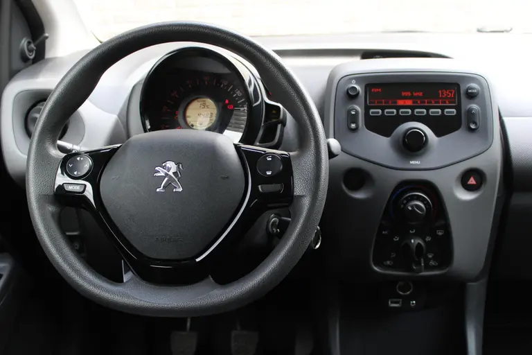 Peugeot 108 1.0 e-VTi Active 5-deurs airco, elektrische bediende ramen voor, bluetooth handsfree afbeelding 19