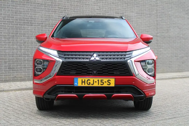 Mitsubishi Eclipse Cross 2.4 PHEV Instyle Nu met gratis trekhaak! Automaat, Lederen bekleding, Applecarpl./Andr. Auto Trekgewicht 1.500 KG. afbeelding 7