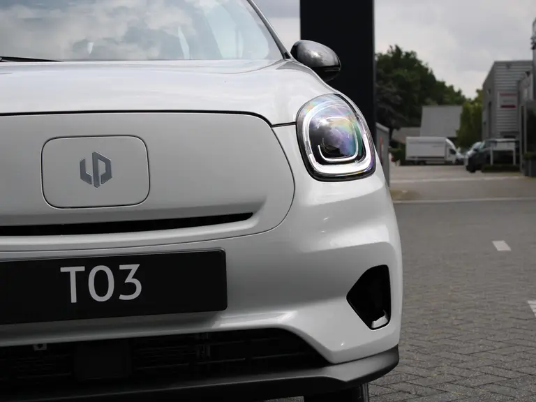 Leapmotor T03 Design 37.3 kWh Navigatie, Camera achter, Parkeerhulp achter, Audio, Keyless Start, Lichtmetalen velgen afbeelding 3