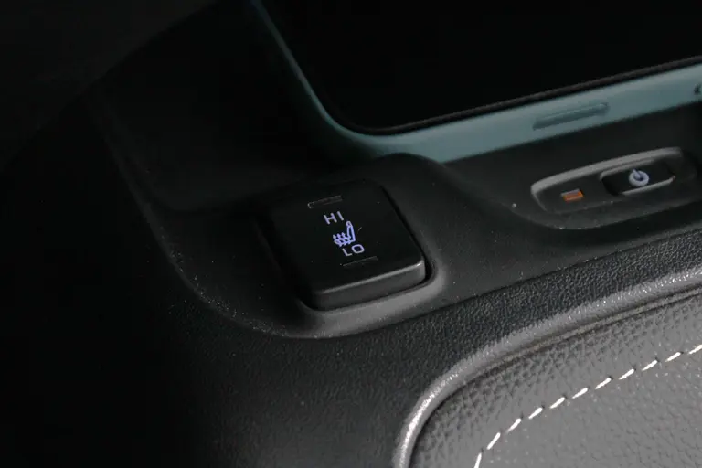 Toyota Corolla Touring Sports 1.8 Hybrid Dynamic Achteruitrijcamera, Stoelverwarming, Cruise Control Adaptief, Draadloze Telefoonlader afbeelding 22