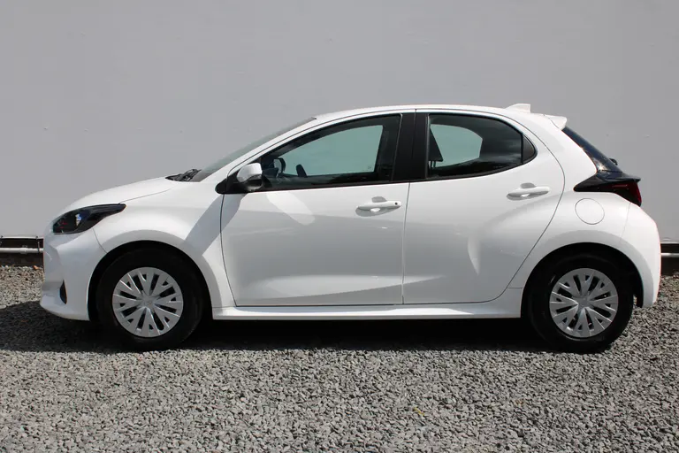Toyota Yaris 1.0 VVT-i Active, Achteruitrijcamera, Carplay, Cruise control en Airco afbeelding 2