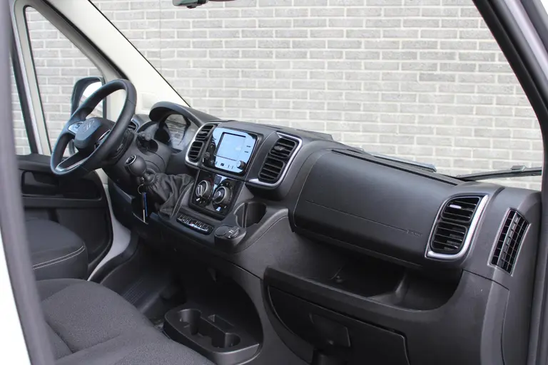 Citroën Jumper 2.2 BlueHDi 120 S&S L2H1 3.0t Airco, Achteruitrijcamera, Cruise Control, Trekhaak afbeelding 12