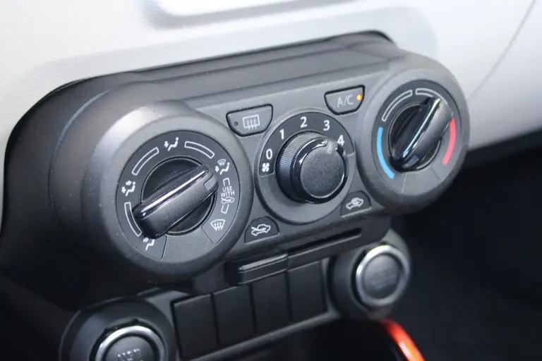 Suzuki Ignis 1.2 Comfort , Trekhaak en Dealer onderhouden! afbeelding 25