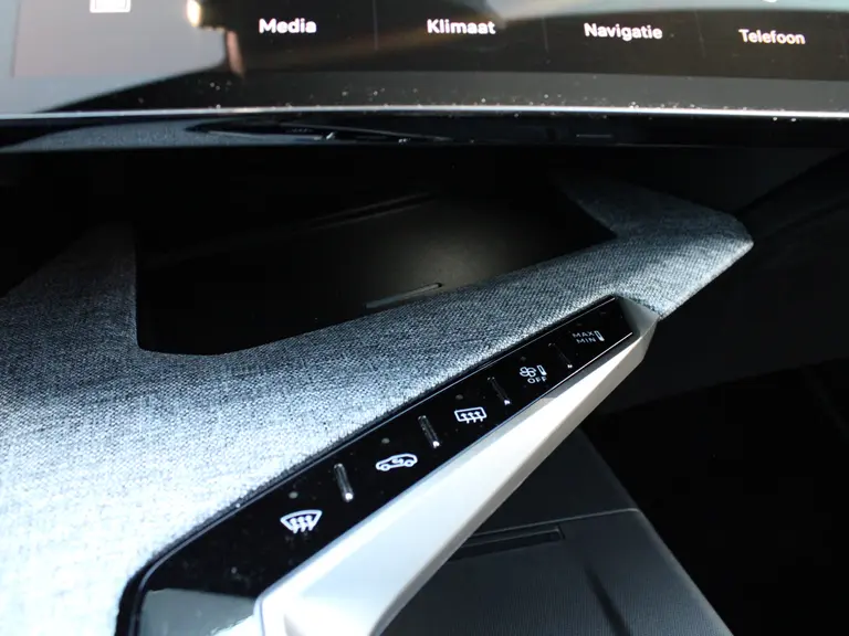 Peugeot 5008 1.2 Hybrid 136PK GT e-DCS6 Automaat 7P Alcantara Leder, Navigatie, Camera 360, Panoramisch-Open Dak, Elektrische Achterklep afbeelding 42