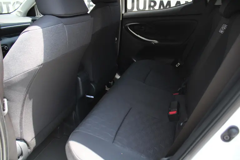 Toyota Yaris 1.5 Hybrid 115 Teamplayer Achteruitrijcamera, Parkeersensoren voor en achter, Airco Automatisch, Cruise Control Adaptief afbeelding 16