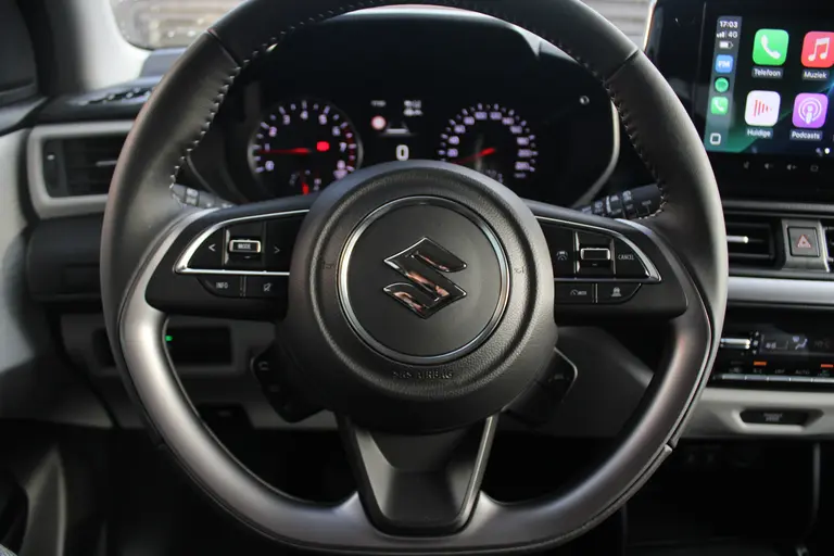 Suzuki Swift 1.2 Style Smart Hybrid GT-Styling Pakket, Navigatie, Parkeersensoren, Adaptieve Cruise Control, Draadloos Apple Carplay/Android Auto afbeelding 32