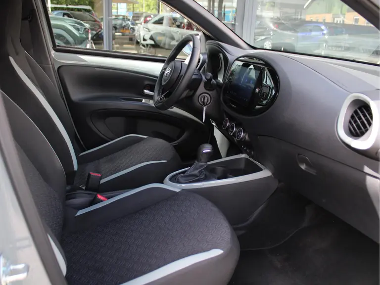 Toyota Aygo X 1.0 VVT-i S-CVT Pulse Automaat Achteruitrijcamera, Cruise Control Adaptief, Airco, Stoelverwarming voor afbeelding 21