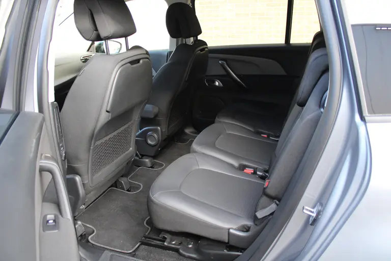 Citroën Grand C4 Spacetourer 1.2 PureTech Shine Automaat 7 zits Cruise/Climate control, Navigatie, Apple Carplay/Android auto,  Audio/DAB, Keyless entry/Start afbeelding 30