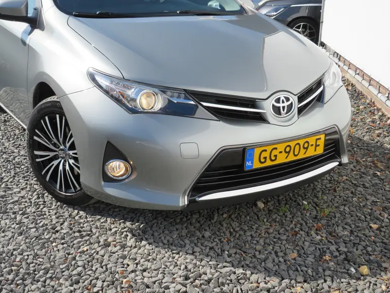 Toyota Auris 1.6 Now, 2e Eig. Parkeersensoren en Navigatie, Cruise en Climate Control afbeelding 26