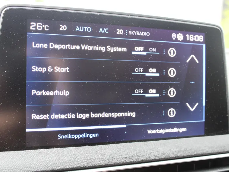Peugeot 3008 Allure 1.2 PureTech 130PK Trekhaak, AppleCarPlay/AndroidAuto Navigatie, Lichtmetalen velgen, Parkeerhulp voor & achter afbeelding 17