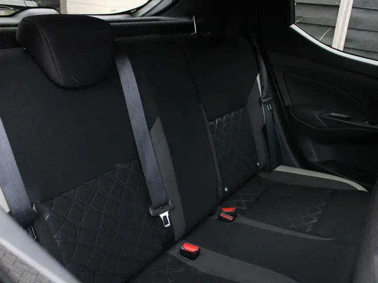 Nissan Micra N-Design 1.0 IG-T 92PK Navigatie, Parkeersensoren, Airco, Bose Audio, Apple Carplay, Android Auto afbeelding 12