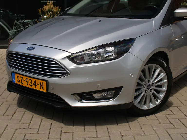 Ford FOCUS Wagon 1.0 Titanium 125PK Navigatie, Camera, Trekhaak afbeelding 2