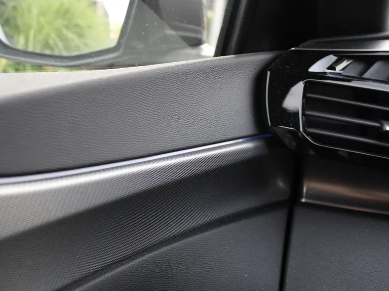 Peugeot e-308 SW GT 54 kWh 156PK Navigatie, Achteruitrijcamera, Stoel en Stuurverwarming, Parkeersensoren Voor & Achter afbeelding 36