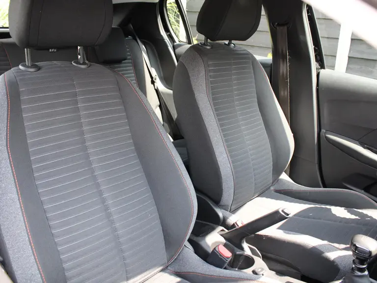 Peugeot 208 Active 1.2 PureTech 100PK Parkeersensoren, Navigatie, Airco, Apple Carplay, Android Auto afbeelding 11