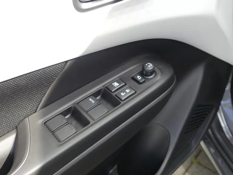 Suzuki Swift 1.2 Style Smart Hybrid, Automaat CVT Navigatie, Stoelverwarming, Camera, Apple CarPlay, Android Auto afbeelding 9