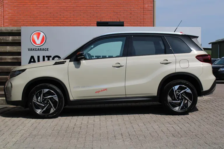 Suzuki Vitara 1.4 Boosterjet Style Smart Hybrid Navigatie, Cruise Control Adaptief, Achteruitrijcamera, Parkeersensoren Voor en Achter afbeelding 12