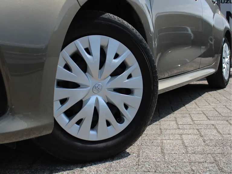 Toyota Yaris 1.0 VVT-i Active Achteruitrijcamera, Bluetooth, Cruise Control Adaptief, Airco afbeelding 3