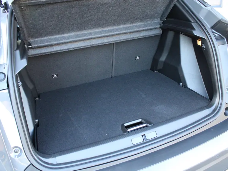 Peugeot 2008 GT 1.2 Hybrid 145PK Automaat Navigatie, Camera 360, Adaptieve cruise control, Lichtmetalen velgen afbeelding 36