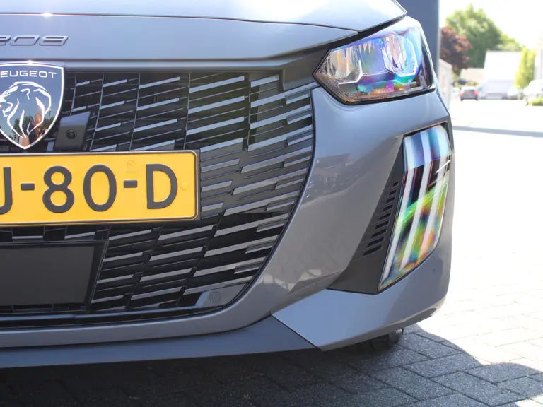 Peugeot 208 Allure 1.2 Hybrid 110PK e-DCS6 Automaat Navigatie, 360 camera, Lichtmetalen velgen, Parkeerhulp voor & achter, Cruise Control afbeelding 6
