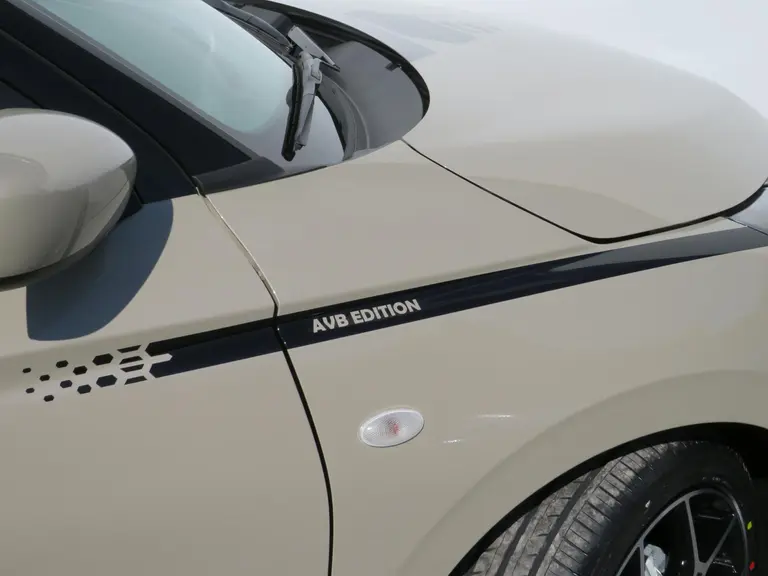 Suzuki Swift 1.2 Select Smart Hybrid, SPECIALE JUBILEUM 17 inch velgen, Striping pakket en Shark Fin Antenne afbeelding 34