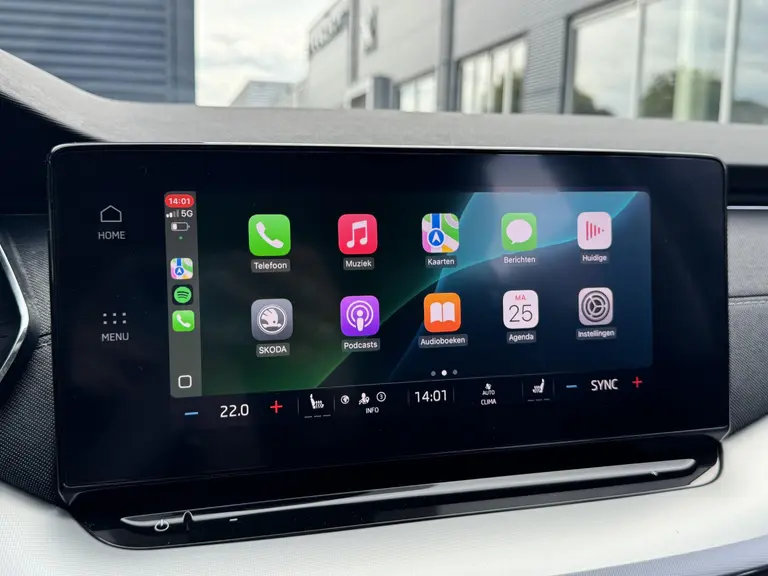 Skoda Octavia Combi Sport Business 1.5 e-TSI 150PK DSG7 Automaat Navigatie, Keyless, Achteruitrijcamera, Elektrische Kofferbak, Apple Carplay, Android Auto afbeelding 29