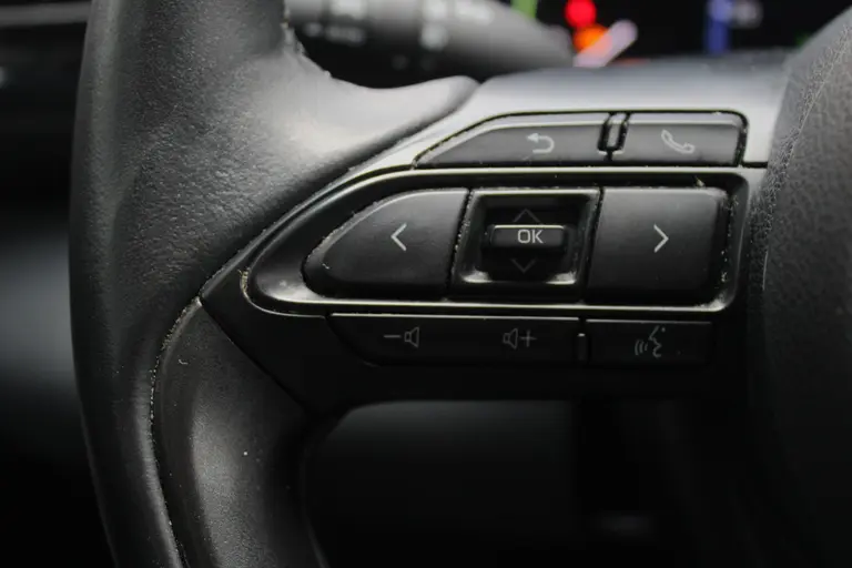 Toyota Yaris Cross 1.5 Hybrid Adventure Trekhaak, JBL Audio, Head-up Display, Elektrische Achterklep, Stuur- en Stoelverwarming afbeelding 28
