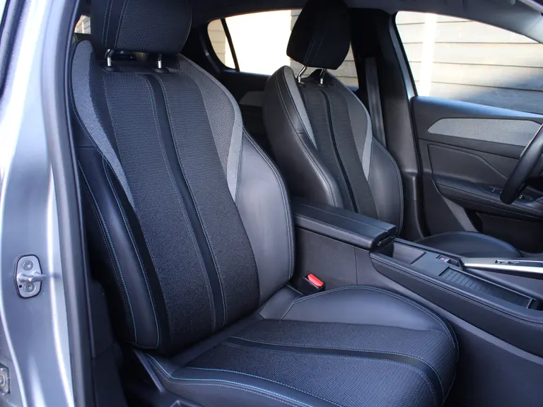 Peugeot 308 1.2 PureTech 130PK Allure Pack Business EAT8 Automaat Navigatie, Trekhaak Afneembaar, Camera Achter, Parkeerhulp voor & achter afbeelding 42