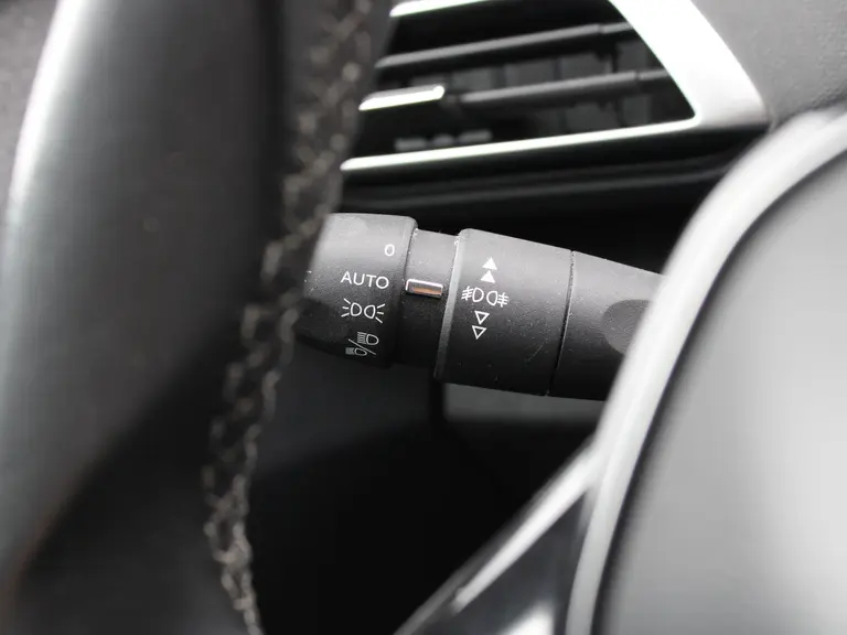 Peugeot 3008 Allure 1.2 PureTech 130PK Trekhaak, AppleCarPlay/AndroidAuto Navigatie, Lichtmetalen velgen, Parkeerhulp voor & achter afbeelding 21