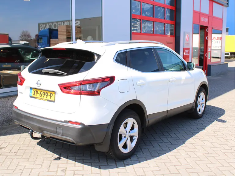 Nissan QASHQAI 1.2 N-Connecta Trekhaak, Panoramadak, Cruise control, Climate control, Parkeercamera afbeelding 4