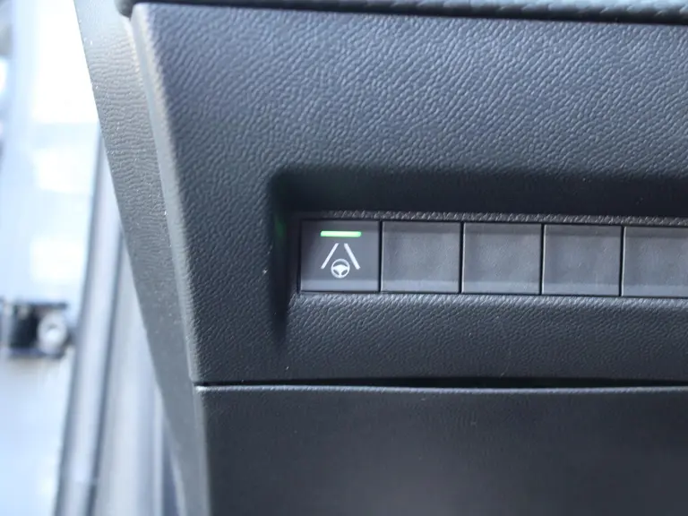Peugeot 208 GT 1.2 Hybrid 145PK e-DCS6 Automaat Navigatie, Rondomzichtcamera, Keyless, Massage, Stoelverwarming, Parkeersensoren afbeelding 20