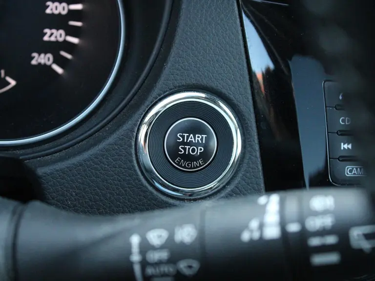 Nissan QASHQAI N-Connecta 1.2 115PK X-Tronic CVT Automaat Navigatie, Rondomzicht Camera, DAB, Panoramadak, Parkeersensoren Voor & Achter afbeelding 25