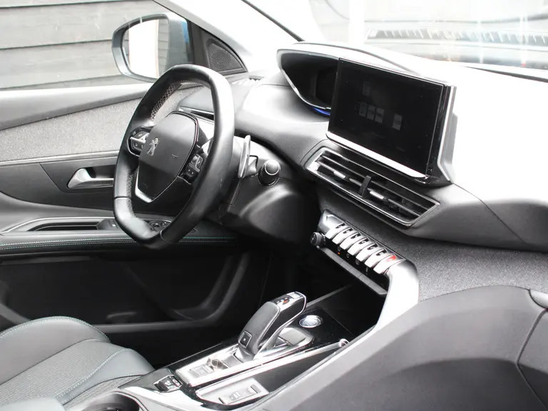 Peugeot 3008 1.2 PureTech 130PK Allure Automaat Navigatie, Achteruitrijcamera, Keyless, Elektrische Achterklep, Perkeersensoren afbeelding 17