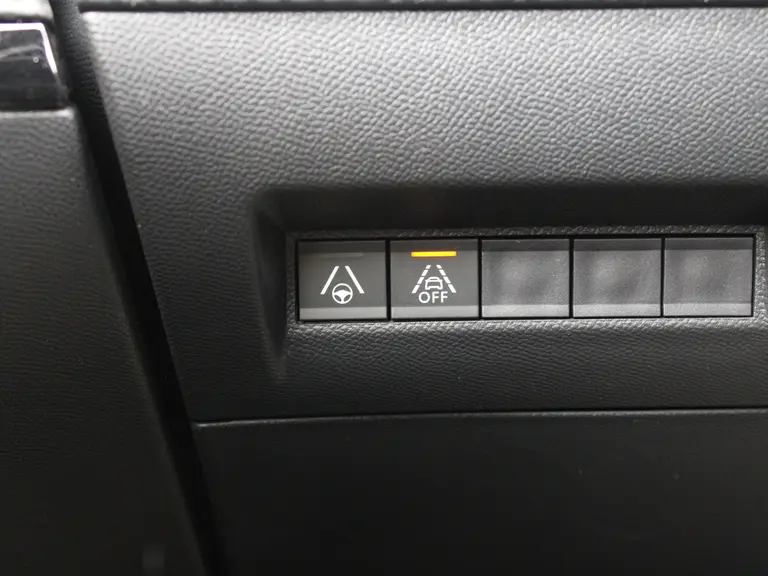 Peugeot 2008 1.2 PureTech 130PK EAT8 GT Pack Camera, Trekhaak, Dode hoekbewaking, Keyless entry afbeelding 18