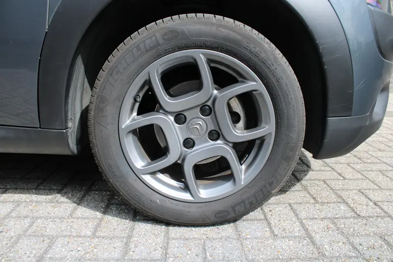 Citroën C4 Cactus 1.2 PureTech Shine Trekhaak, Navigatie, Airco, CruiseControl, Achteruitrijcamera afbeelding 26